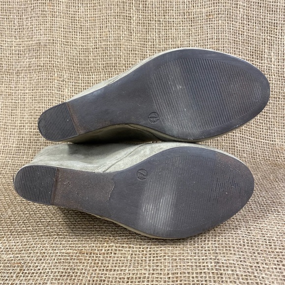 Women’s booties ankle boots wedges suede nubuck beige size 7.5 - Picture 9 of 9